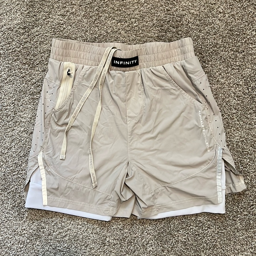 Alphalete Infinity Speed Short 5.5” M